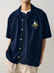 シャツを着用したスタイリング例