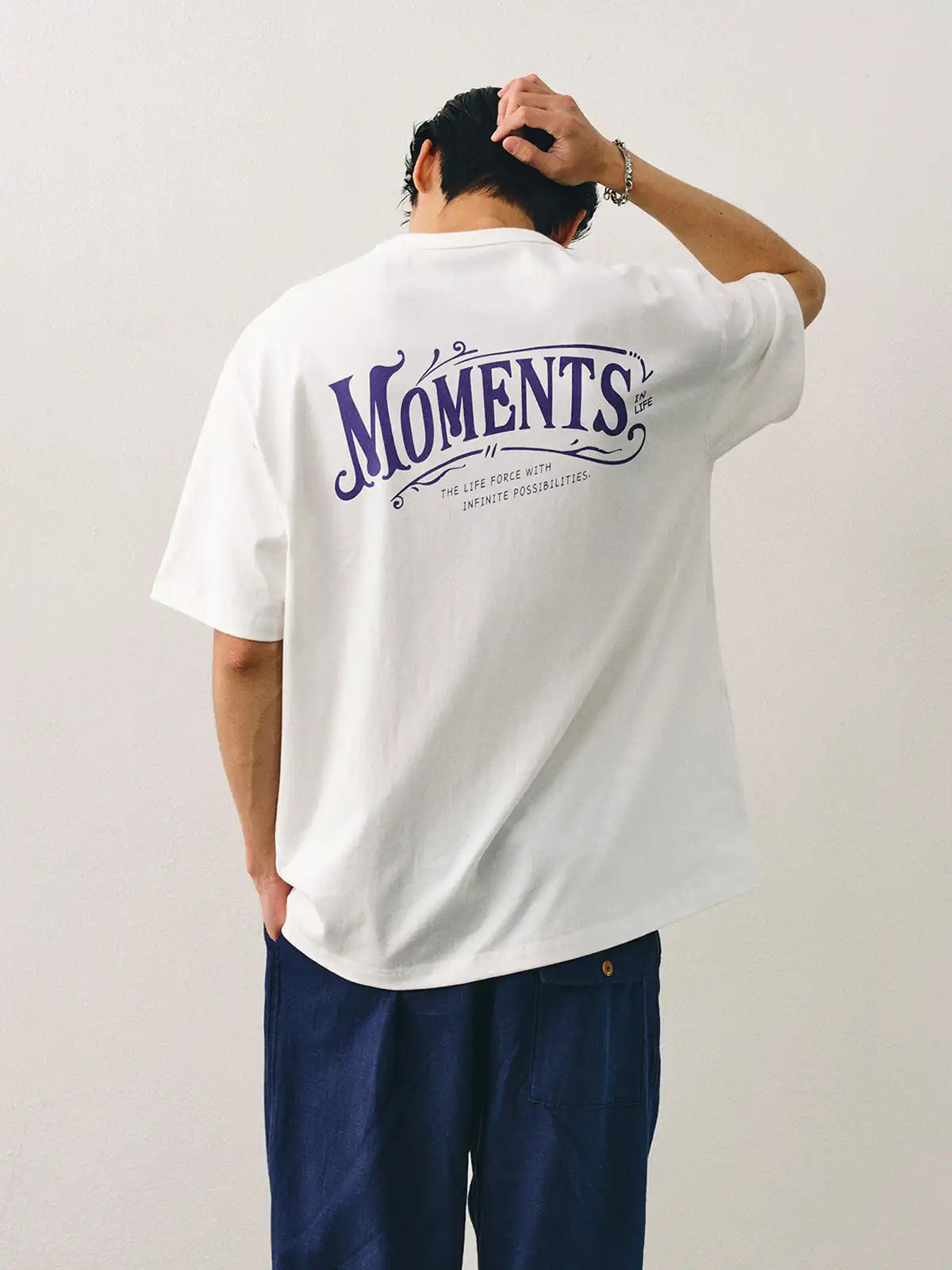 Tシャツを着用したスタイリング例