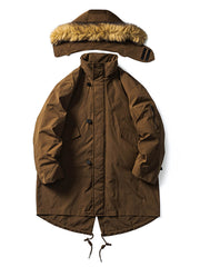 製品画像:
M51パーカー ダウンジャケット、レトロなミリタリーデザインと現代的なシルエットを融合した全体展示、秋冬に最適な保温性のあるアイテム
詳細画像:
フィッシュテールカットと取り外し可能なファー襟のディテール、ミリタリーデザインを強調するデザインポイント