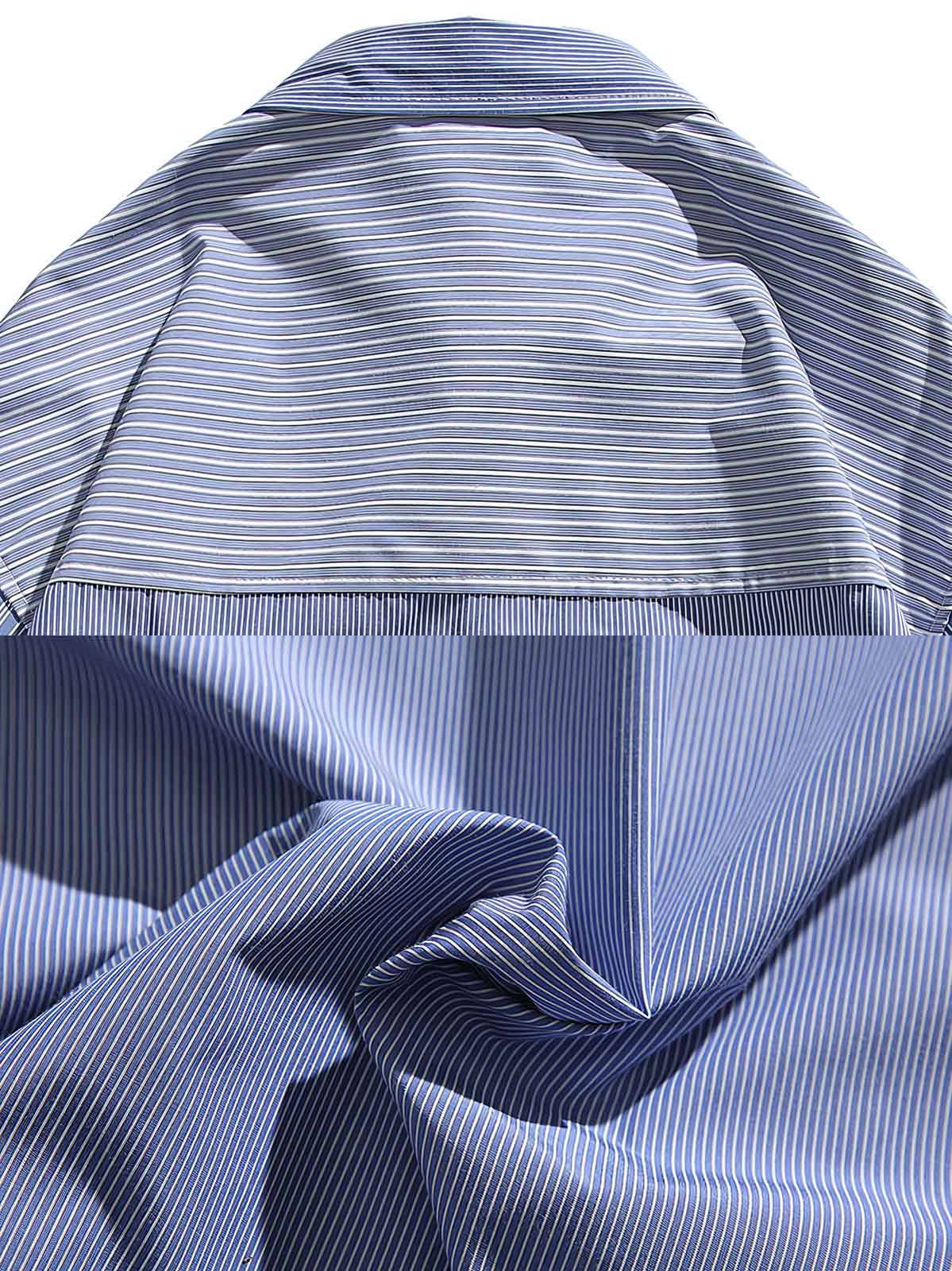 製品画像
アシンメトリックストライプシャツ、クラシックなストライプ柄に個性的な切り替えデザインを施し、ファッション性と快適さを兼ね備えた一着。
詳細画像
アシンメトリックストライプデザインと混紡素材、コットンとポリエステルの優れた組み合わせがシワになりにくく、手入れが簡単。四季を通して着用可能な長袖シャツ。