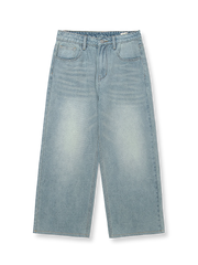 製品画像: アメカジファッションのレトロなスタイルとヴィンテージウォッシュデザインを特徴とするストレートデニムパンツ全体展示、100%コットン素材で仕上げたクラシックなデザイン
詳細画像: ウォッシュド加工とルーズフィットのストレートカットのディテール特写、自然なヴィンテージ感を強調