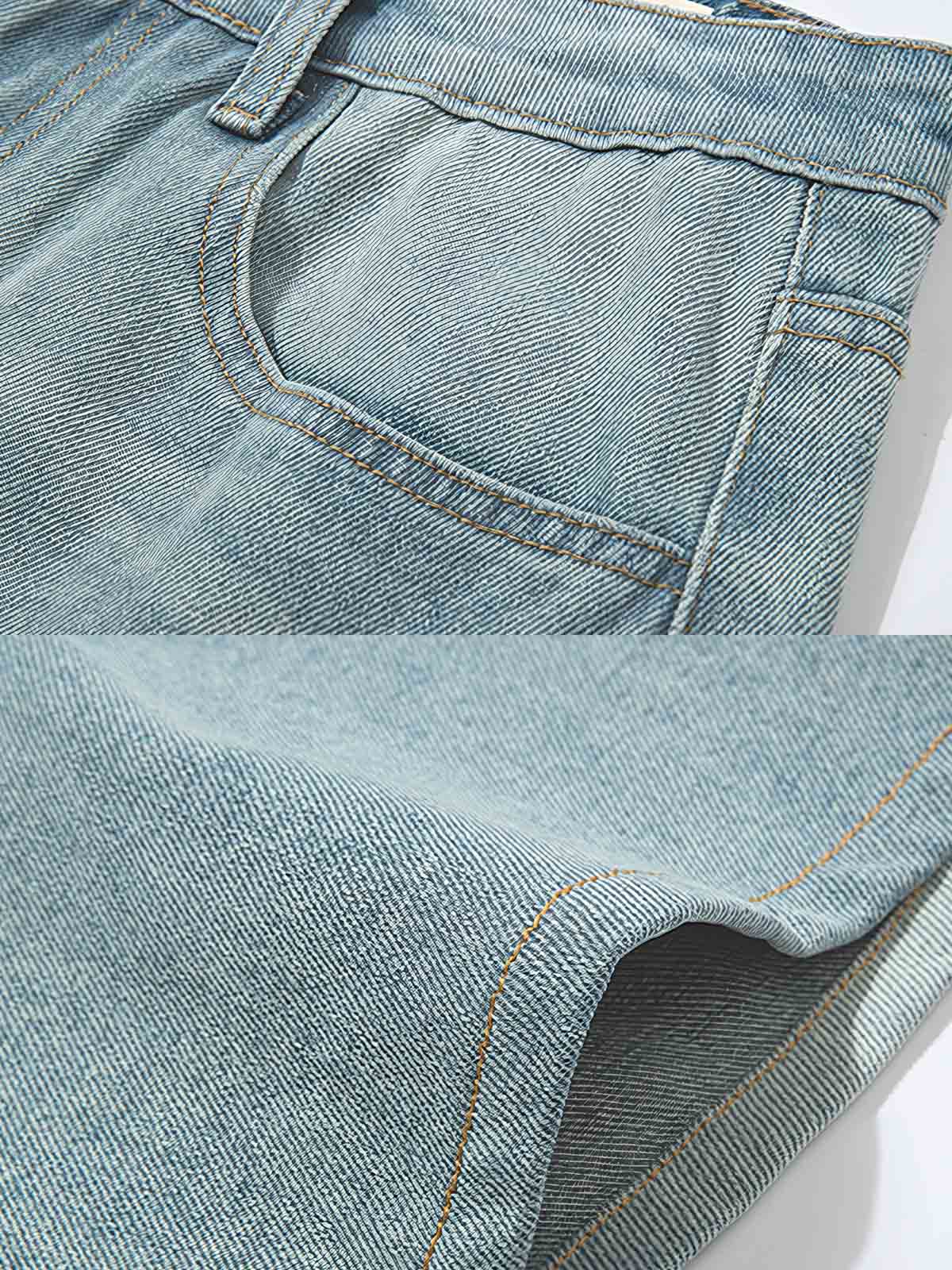 製品画像: アメカジファッションのレトロなスタイルとヴィンテージウォッシュデザインを特徴とするストレートデニムパンツ全体展示、100%コットン素材で仕上げたクラシックなデザイン
詳細画像: ウォッシュド加工とルーズフィットのストレートカットのディテール特写、自然なヴィンテージ感を強調