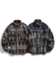 製品画像: ウール混 エスニック ジャカード編み 長袖シャツ。高級感漂うジャカード編みデザインと、柔らかさと保温性を備えたルーズフィットシャツの正面全体展示図。
詳細画像: 落ち着いたトーンのエスニック風ジャカード編みデザインと、丁寧に仕上げられたディテールのクローズアップ。