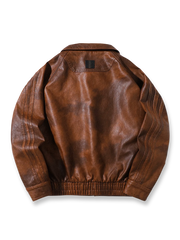 製品画像:
クラシックな3本ラインデザインの高級PUレザージャケット。ミラードデザインと柔らかな手触りのPUレザーを使用し、現代的でファッショナブルな雰囲気を演出。エラスティックデザインの袖口と裾で防風性も高め、秋冬シーズンに最適。
詳細画像:
高級PUレザーのジャケット、3本ラインデザインで現代的なスタイルに。肩部分の滑らかなカッティングとゆったりシルエットが、カジュアルで快適な着心地を提供。袖口と裾のエラスティックデザインが防風性を向上。