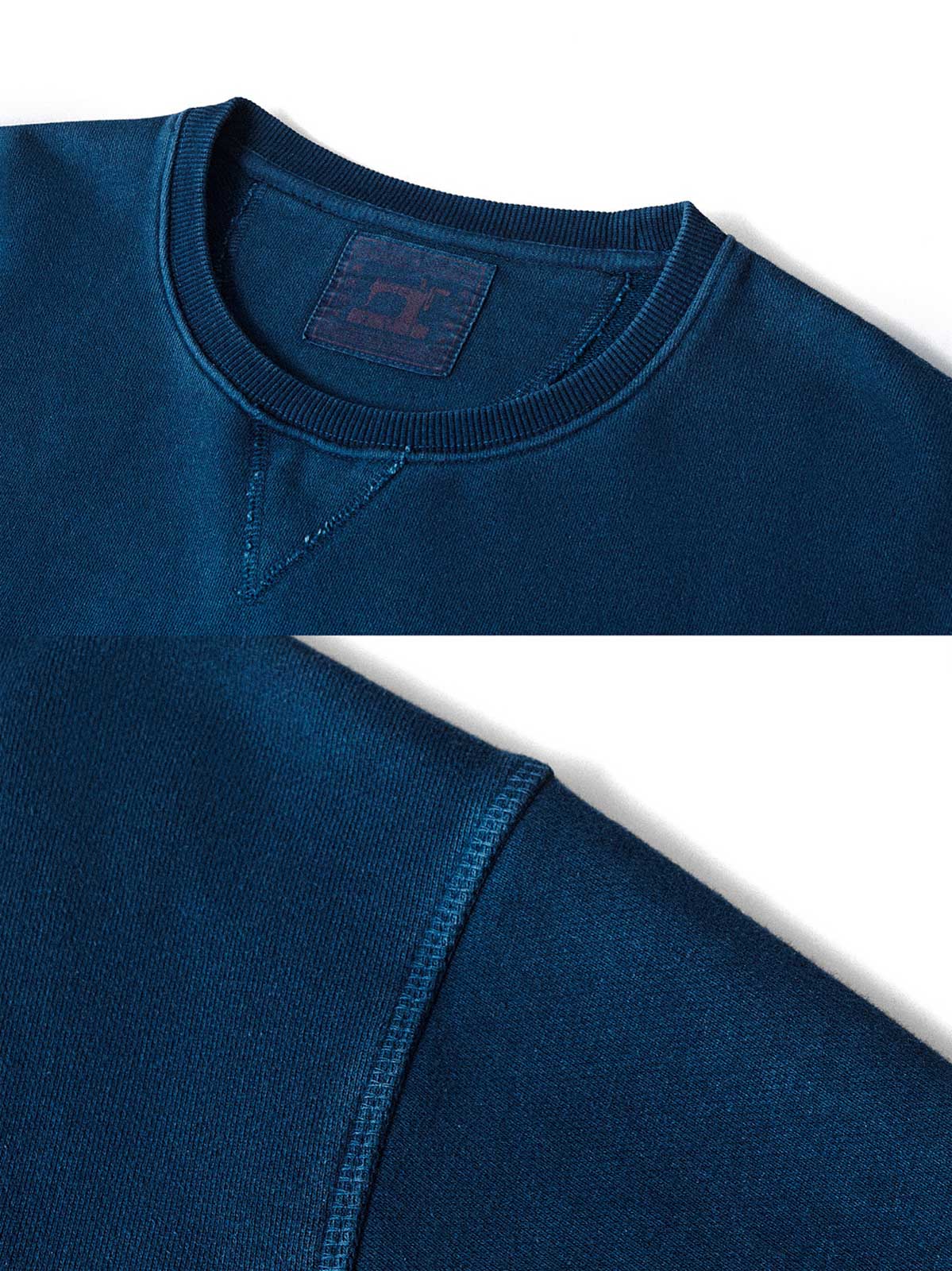 製品画像:
伝統的な手作業による植物藍染めグラデーションスウェットシャツ。450gのコーマコットンパイル生地を使用し、厚手で柔らかく、快適な着心地。特殊酵素ウォッシュ加工でヴィンテージ感を加え、自然な色の層が特徴。
詳細画像:
450gコーマコットンパイル生地のスウェットシャツ、植物藍染めによる自然なグラデーションと、特殊酵素ウォッシュ加工で仕上げた繊細なヴィンテージ感。手作業による製造で、職人のこだわりが詰まった一着。