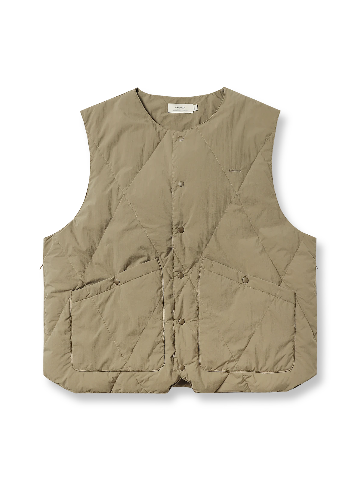 製品画像: 撥水加工ダイヤキルティングダウンベスト全体展示 - 防水機能があり、90%ホワイトダックダウンを使用した高品質ダウンベスト。
詳細画像: ダイヤキルティングデザインと撥水加工素材のディテール展示 - 冬のアウターに最適なスタイリッシュなデザイン。