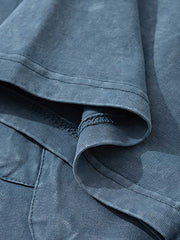 半袖Tシャツのダブルポケットとウォッシュ加工のディテール特写