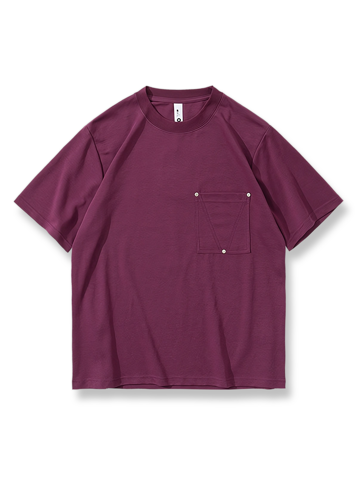 ベージュのスタッズポケット付き無地半袖Tシャツの正面展示