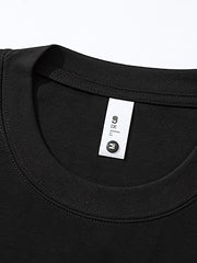 半袖Tシャツのスタッズポケットのディテール特写