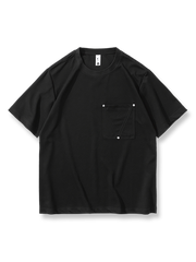 ベージュのスタッズポケット付き無地半袖Tシャツの正面展示