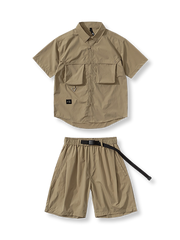 ブルーのワークスタイル機能的半袖ショーツセットの正面展示