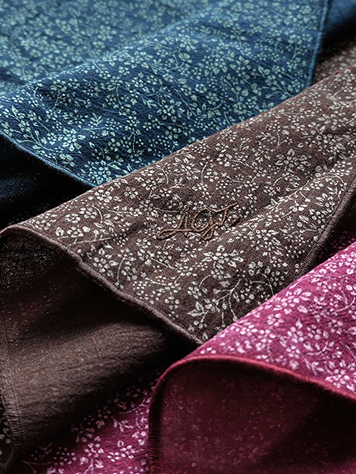 スカーフの縁のロック処理ディテール