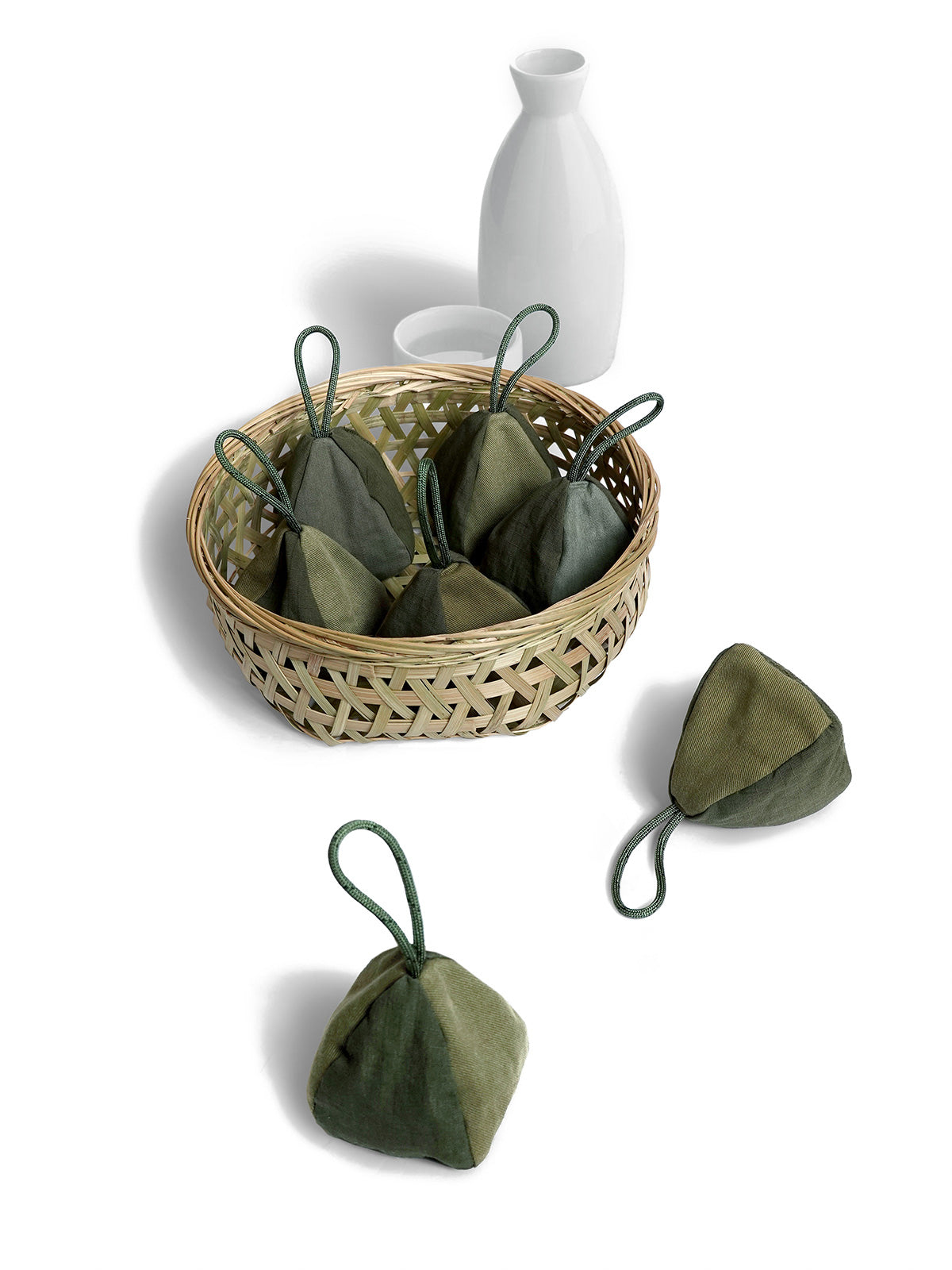 アーミーグリーンパッチワーク牛革スポーツビーンバッグの正面画像