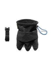 製品画像:悪龍の爪にインスパイアされた怪獣風デザインのアウトドア用ベルトバッグ。高密度ナイロンとカーフレザー素材で、耐久性と防水性を兼ね備え、クライミングやサイクリングに最適。
詳細画像:怪獣風ベルトバッグのドローストリング開閉部とカーフレザーの補強部分。高密度ナイロンとカーフレザーの素材感を強調し、耐久性の高いアウトドア仕様。