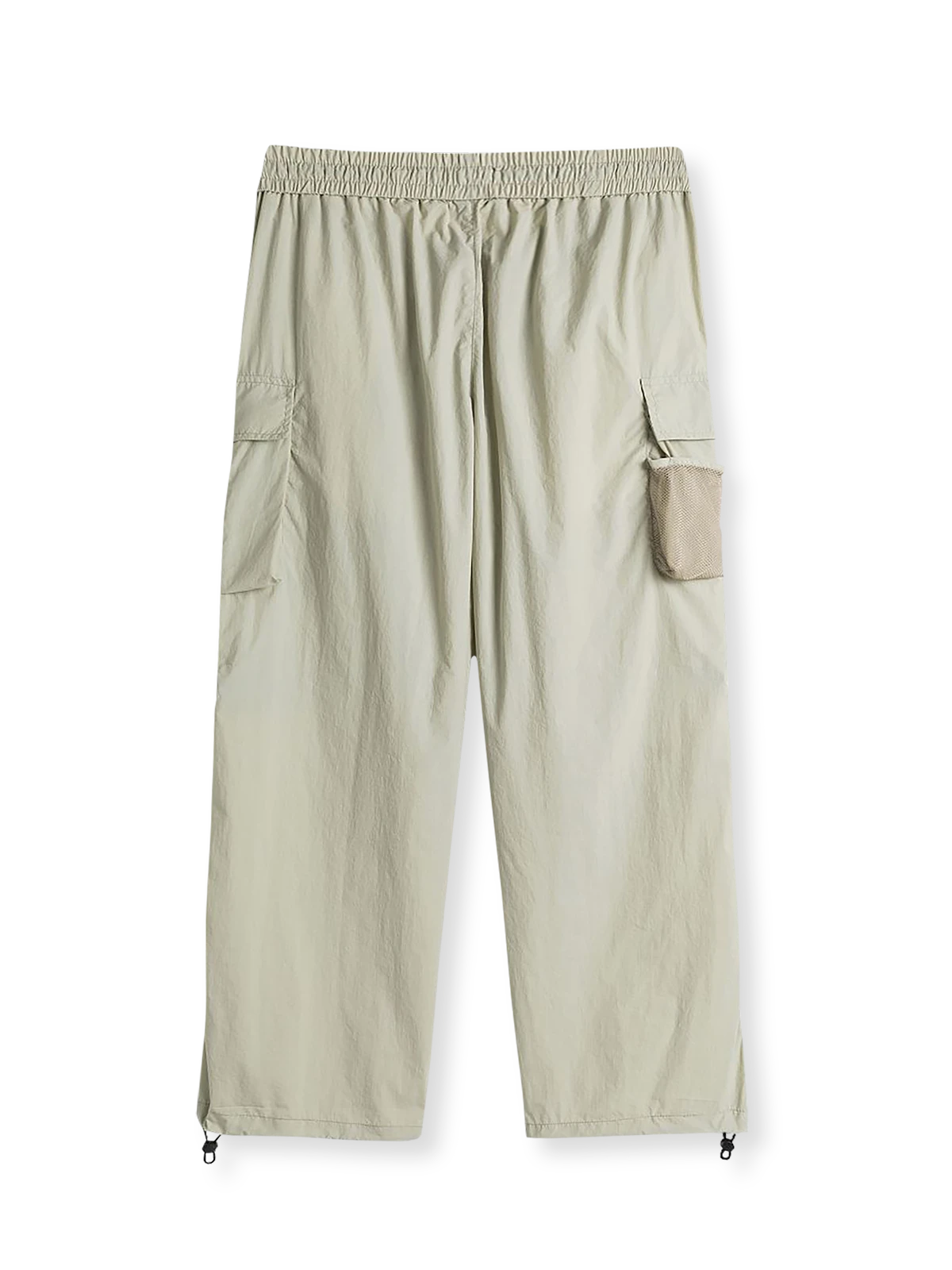 製品画像:
「多ポケット ワークスタイル ロングパンツの正面全体展示図。クラシックなワークデザインとルーズフィットシルエットが特徴で、軽量で耐久性のあるナイロン素材を採用。日常使いにもアウトドアにも最適な実用的アイテム。」
詳細画像:
「多ポケット ワークスタイル ロングパンツのディテール。複数の大容量ポケットや、ウエストと裾に搭載されたドローコードをクローズアップ。シルエット調整が可能で、機能性とデザイン性を兼ね備えたディテール写真。」