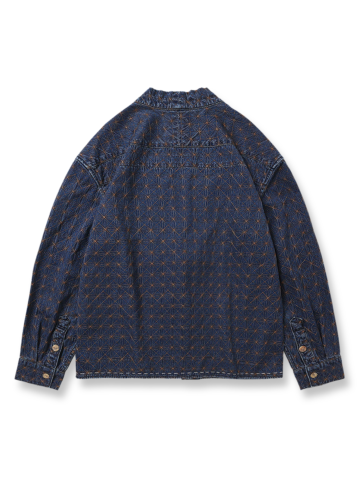 製品画像
「刺し子刺繍 はんてん風 デニムジャケットの正面全体図。日本の伝統技法である刺し子刺繍を採用し、和風はんてんスタイルとモダンなデザインが融合。高品質なインディゴデニム素材で耐久性と快適さを両立し、ヴィンテージ感あふれるタイムレスな一着。」
詳細画像
「刺し子刺繍 はんてん風 デニムジャケットのディテール特写。緻密に施された刺し子刺繍模様が職人技を際立たせ、天然貝ボタンがデザインの洗練されたアクセントに。落ち着いたインディゴデニムの色合いが、伝統美と現代的な要素を引き立てている。」
