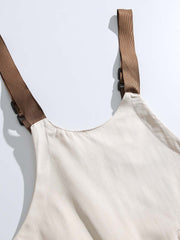 製品画像
「アウトドア ユーティリティ ワークベスト(アイボリー、ネイビー、ブラック)の正面全体図。耐久性に優れたポリエステル素材と多機能なフラップポケットを備え、アウトドアから日常まで幅広く活躍するユーティリティベスト。」
詳細画像
「アウトドア ユーティリティ ワークベストのディテール特写。両サイドの大容量フラップポケットが小物やツールを収納可能。調節可能なショルダーストラップが多様な体型にフィットし、フロントのジッパー仕様がスムーズな着脱を実現。」