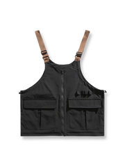 製品画像
「アウトドア ユーティリティ ワークベスト(アイボリー、ネイビー、ブラック)の正面全体図。耐久性に優れたポリエステル素材と多機能なフラップポケットを備え、アウトドアから日常まで幅広く活躍するユーティリティベスト。」
詳細画像
「アウトドア ユーティリティ ワークベストのディテール特写。両サイドの大容量フラップポケットが小物やツールを収納可能。調節可能なショルダーストラップが多様な体型にフィットし、フロントのジッパー仕様がスムーズな着脱を実現。」