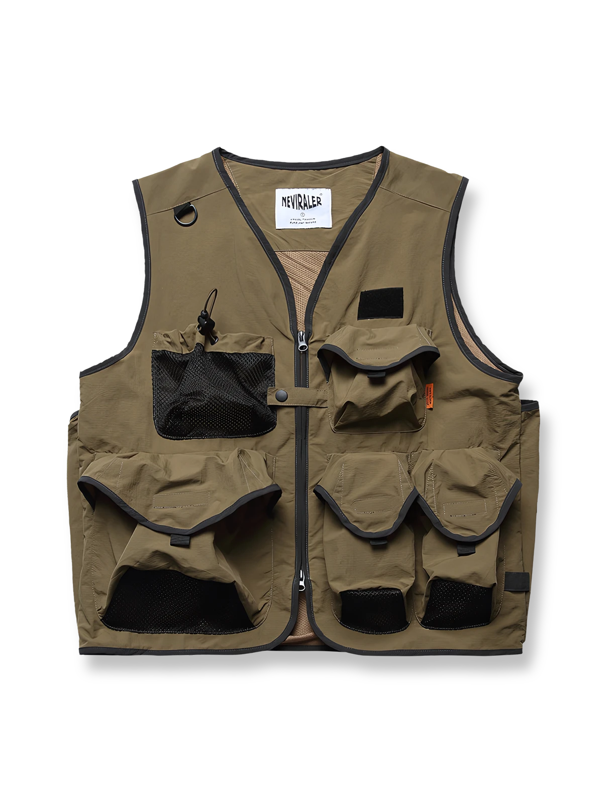 製品画像
「渓流釣り用の多機能撥水ベストの全体展示図。100%ナイロン素材を使用し、優れた撥水機能と高い耐久性を兼ね備え、さまざまなアウトドア環境に対応できるデザインが特徴。多ポケットデザインで、必要な装備を簡単に収納できる便利さを提供します。」
詳細画像
「ベストの多ポケットディテールと撥水性能を示す特写。収納力に優れたポケットと、撥水機能がしっかりと組み込まれ、渓流釣りやその他のアウトドア活動で快適に使用できる仕様です。」