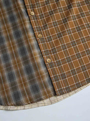 製品画像
アシンメトリーデザインが特徴的なチェック柄パッチワークシャツ。定番のチェック柄にユニークなデザインが加わり、個性的でスタイリッシュな印象を与えます。ルーズフィットで快適な着心地、レトロなストリートスタイルにもぴったり。
詳細画像
チェック柄とアシンメトリーデザインが組み合わさったパッチワークシャツ。フロントポケットは実用性とデザイン性を兼ね備え、細部のボタンディテールが高級感を演出。中厚の生地感が、季節に合わせた快適さを提供します。