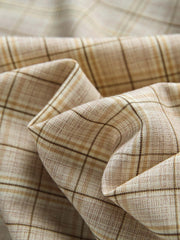 製品画像
アシンメトリーデザインが特徴的なチェック柄パッチワークシャツ。定番のチェック柄にユニークなデザインが加わり、個性的でスタイリッシュな印象を与えます。ルーズフィットで快適な着心地、レトロなストリートスタイルにもぴったり。
詳細画像
チェック柄とアシンメトリーデザインが組み合わさったパッチワークシャツ。フロントポケットは実用性とデザイン性を兼ね備え、細部のボタンディテールが高級感を演出。中厚の生地感が、季節に合わせた快適さを提供します。