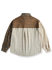 製品画像
アシンメトリーデザインが特徴的なチェック柄パッチワークシャツ。定番のチェック柄にユニークなデザインが加わり、個性的でスタイリッシュな印象を与えます。ルーズフィットで快適な着心地、レトロなストリートスタイルにもぴったり。
詳細画像
チェック柄とアシンメトリーデザインが組み合わさったパッチワークシャツ。フロントポケットは実用性とデザイン性を兼ね備え、細部のボタンディテールが高級感を演出。中厚の生地感が、季節に合わせた快適さを提供します。