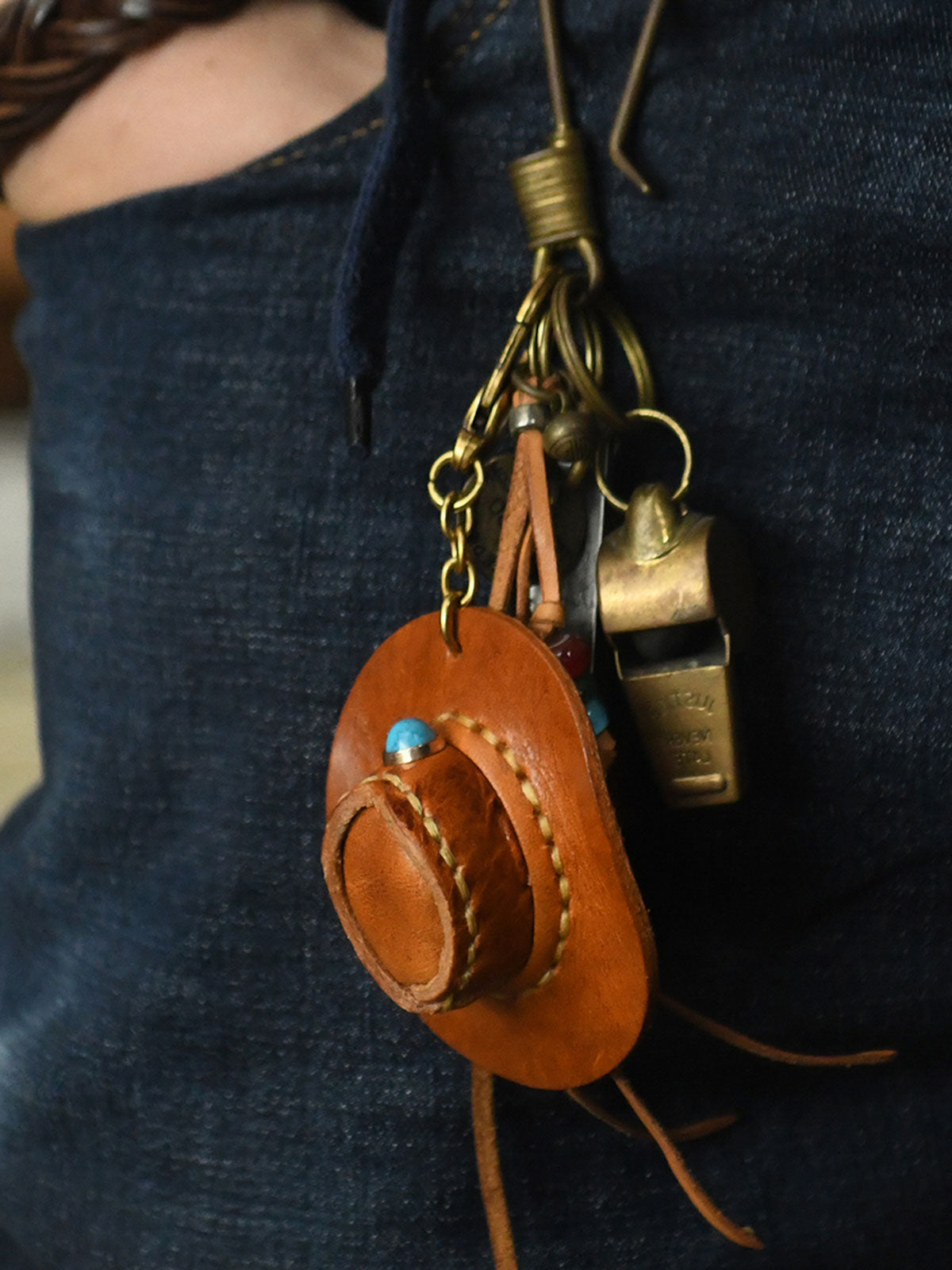 ハンドメイドレザーミニカウボーイハットキーホルダー正面図