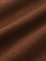 クルーネックと配色デザインの詳細展示