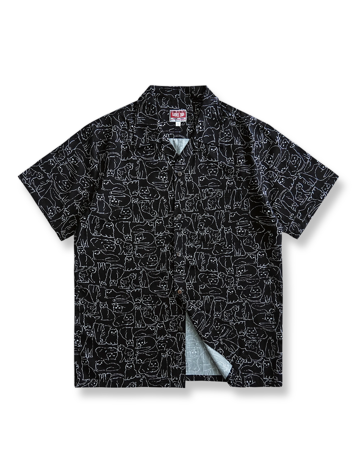 製品画像: 猫柄プリント半袖シャツ全体展示
