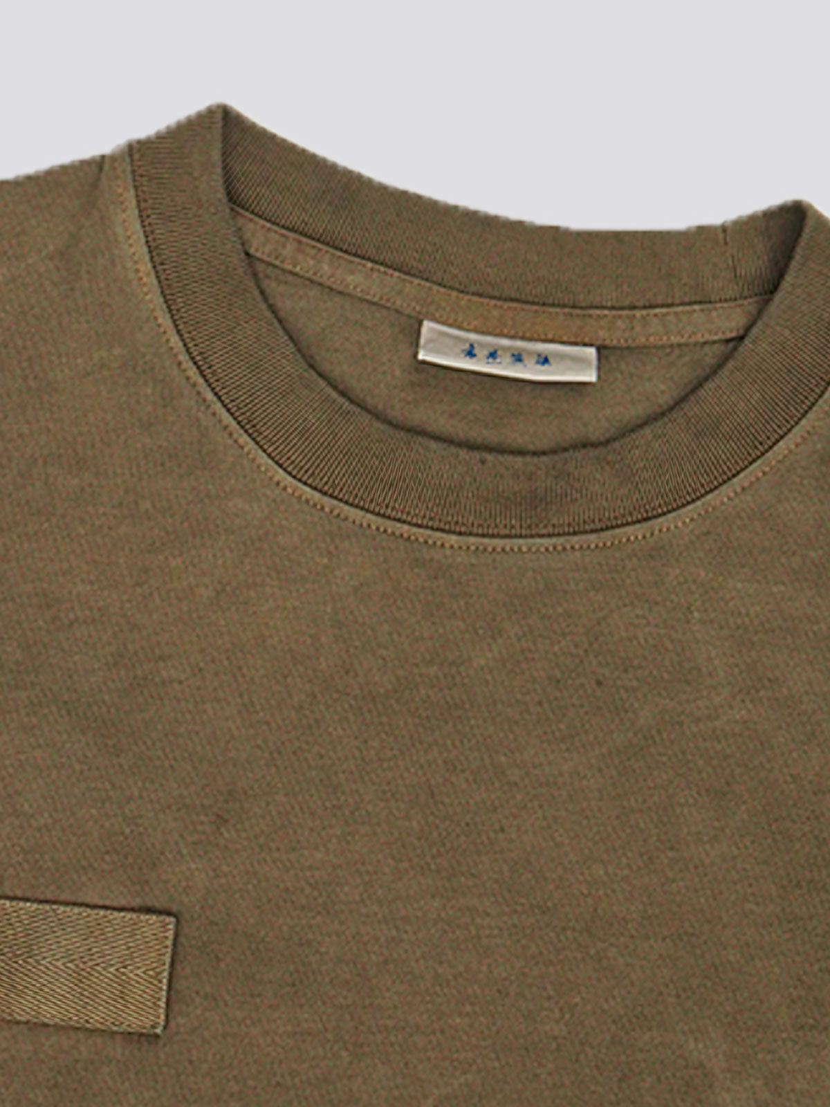 Tシャツの袖口ペンポケットディテール画像