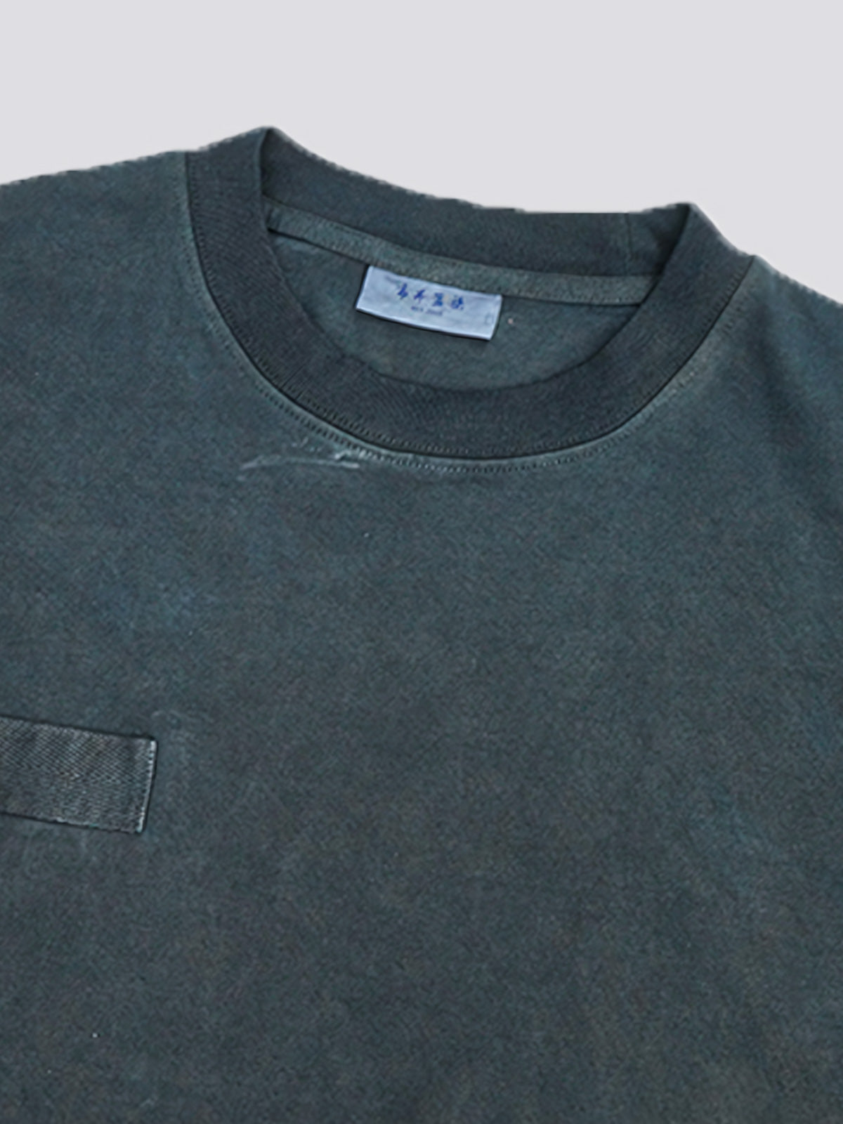 Tシャツの袖口ペンポケットディテール画像