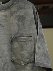 Tシャツの独特なアイスダイ染め(Ice Dyeing)模様のディテール画像