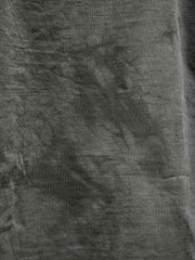 Tシャツの独特なアイスダイ染め(Ice Dyeing)模様のディテール画像