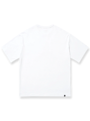 ブラックパンサードアマンプリントTシャツの正面画像