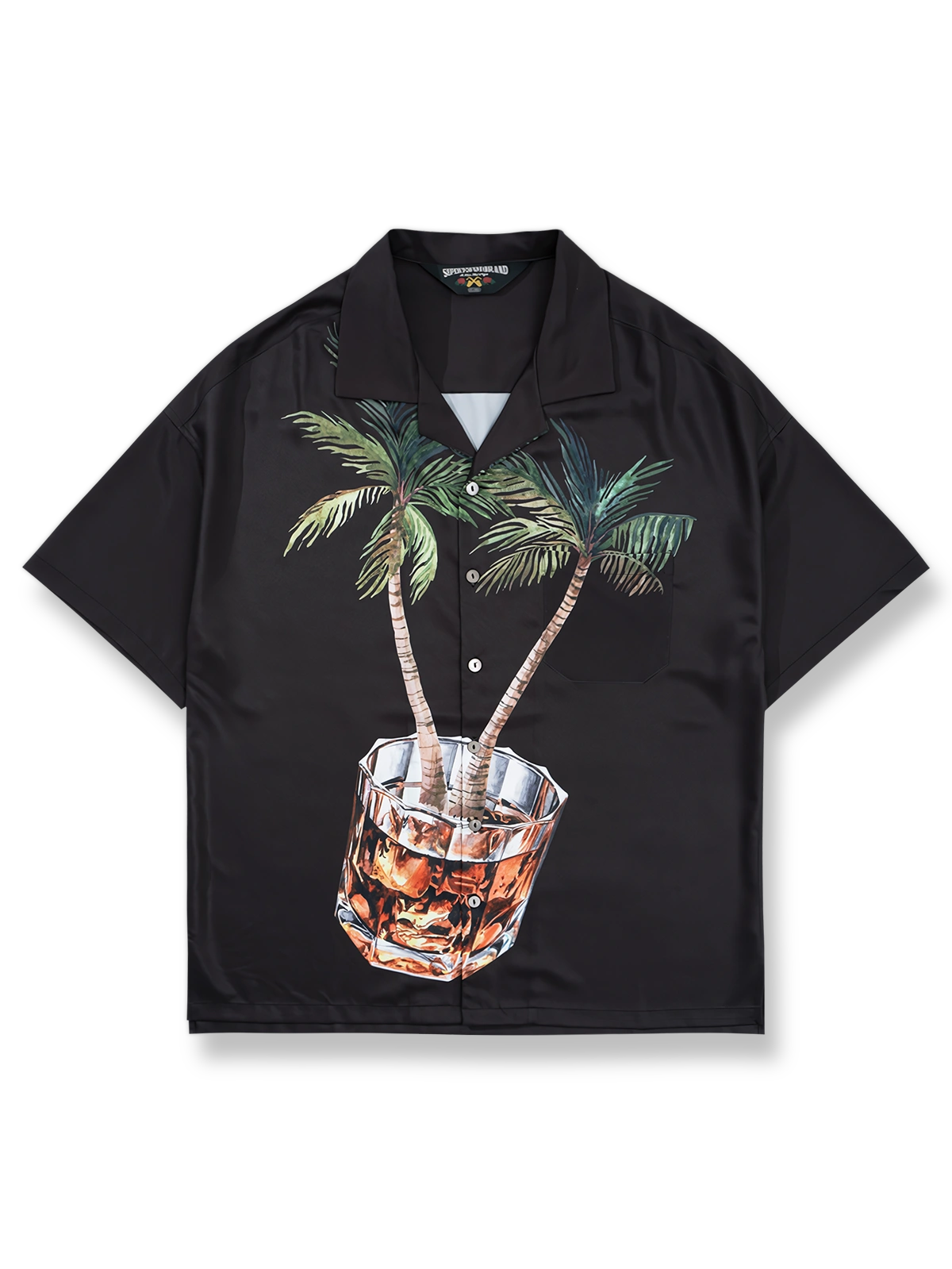 製品画像: ヤシの木とウイスキーグラスプリントのハワイアンシャツ正面図