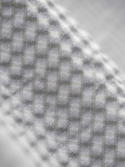 立体ポケットシアサッカーシャツの立体ポケットとDリングの詳細画像。デザインの特徴を表示。