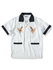 製品画像: 駐日基地記念シャツの全体像、横須賀刺繍とテンセル素材を表示。