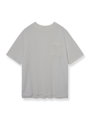 ワッフルテクスチャーの竹節コットンパッチワークポケットTシャツ全体展示、多様な素材のパッチワークデザインを示す。