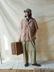 四つポケット半袖シャツ