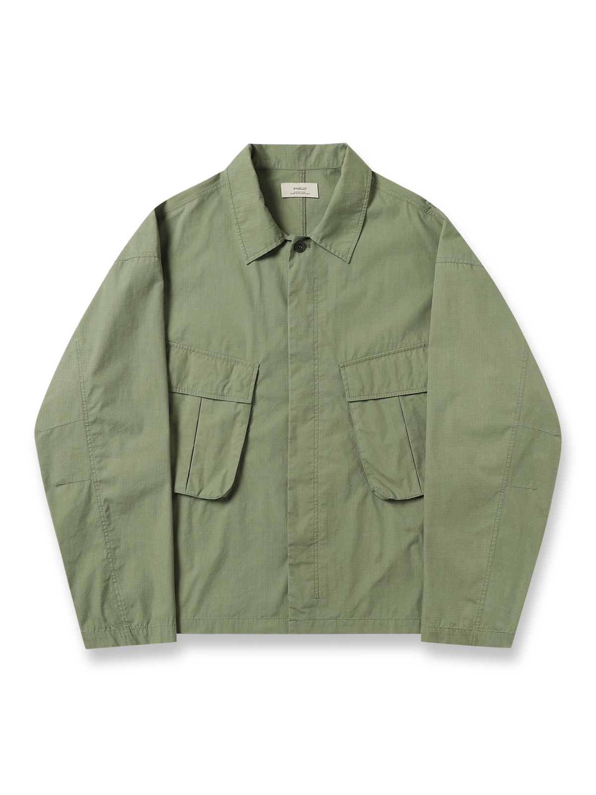 コットンとナイロン混紡の軽量ジャングルファティーグジャケットの正面画像。