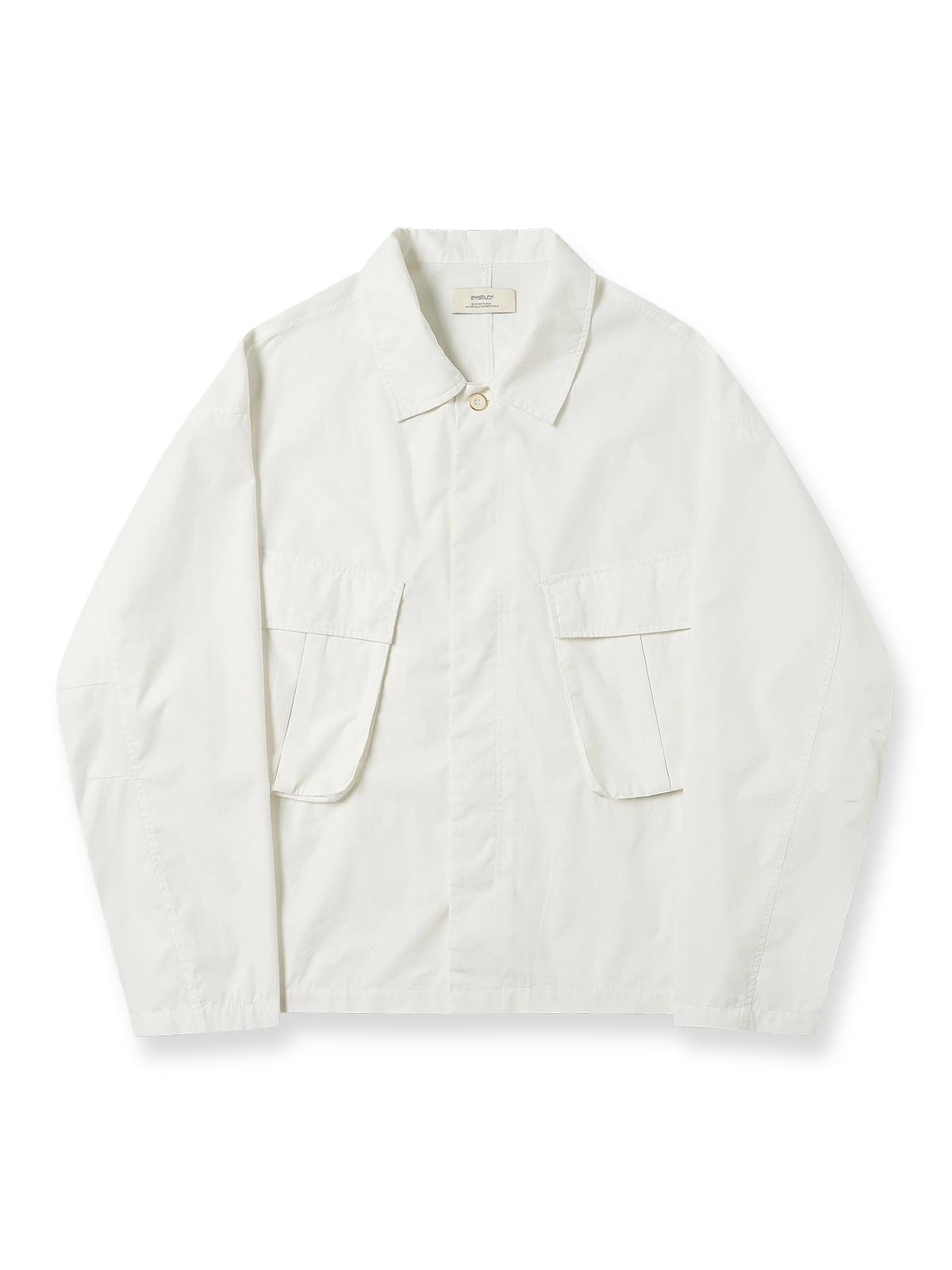 コットンとナイロン混紡の軽量ジャングルファティーグジャケットの正面画像。