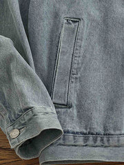 アメリカンカジュアル襟付きデニムジャケットのワークポケットとユーズド加工のディテール