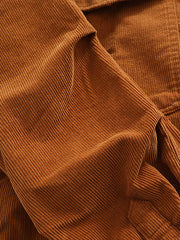 シャツの生地感とワークポケットのディテール