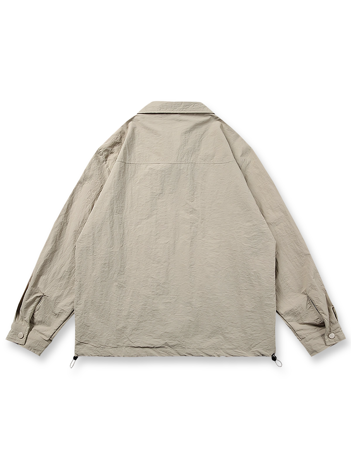 カーキ色の立体多ポケット襟付きジャケットの正面展示