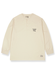 製品画像: ヘンリーネック長袖Tシャツの全体展示