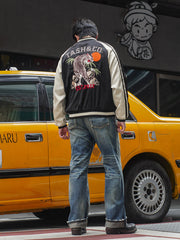 モデルが虎刺繍スカジャンを着用し、その文化的な意味とビンテージスタイルを披露