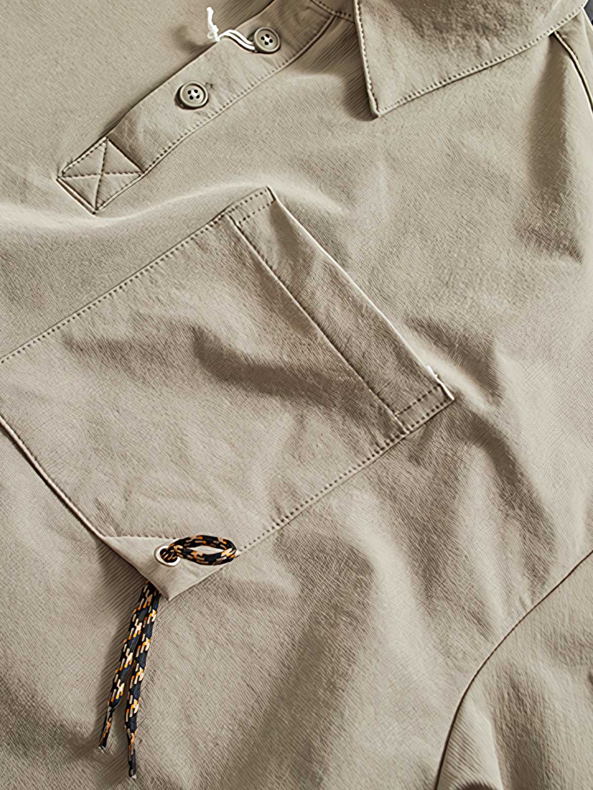 胸ポケットとドローコードのディテール展示