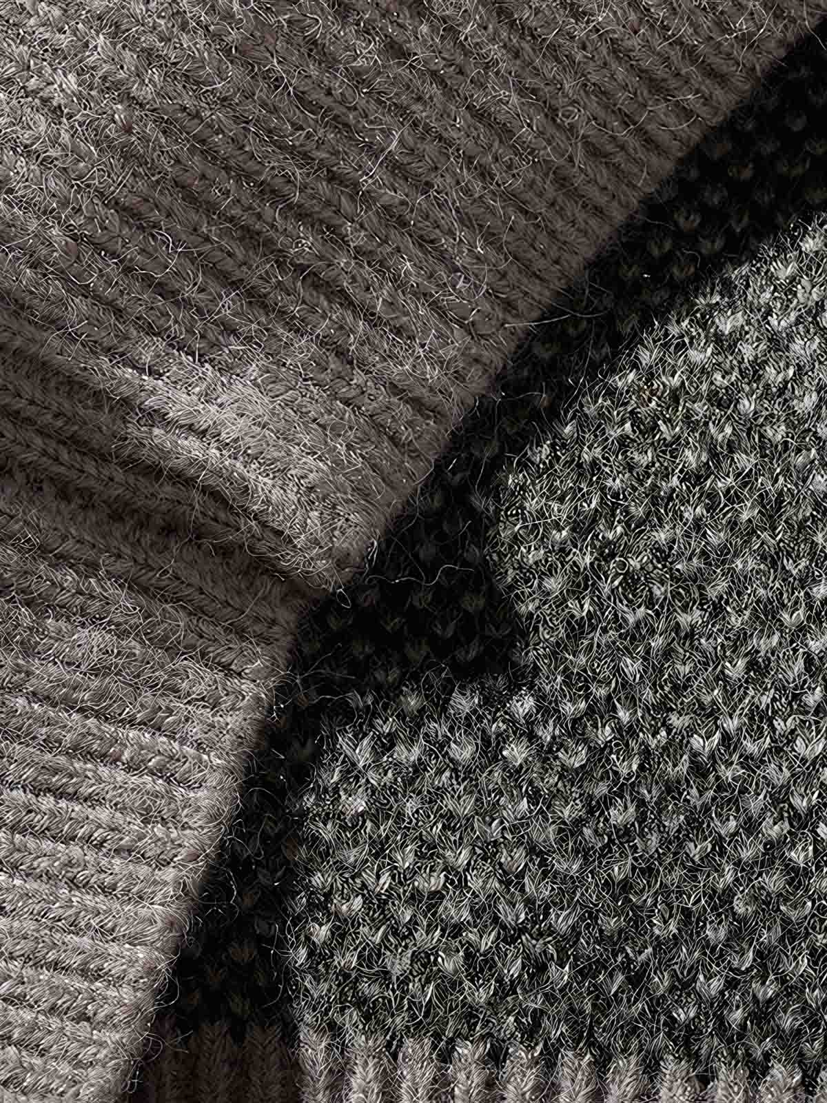 製品画像: チェッカーボード柄Vネックカーディガンの正面画像
詳細画像: チェッカーボード柄とカーディガン素材の詳細画像