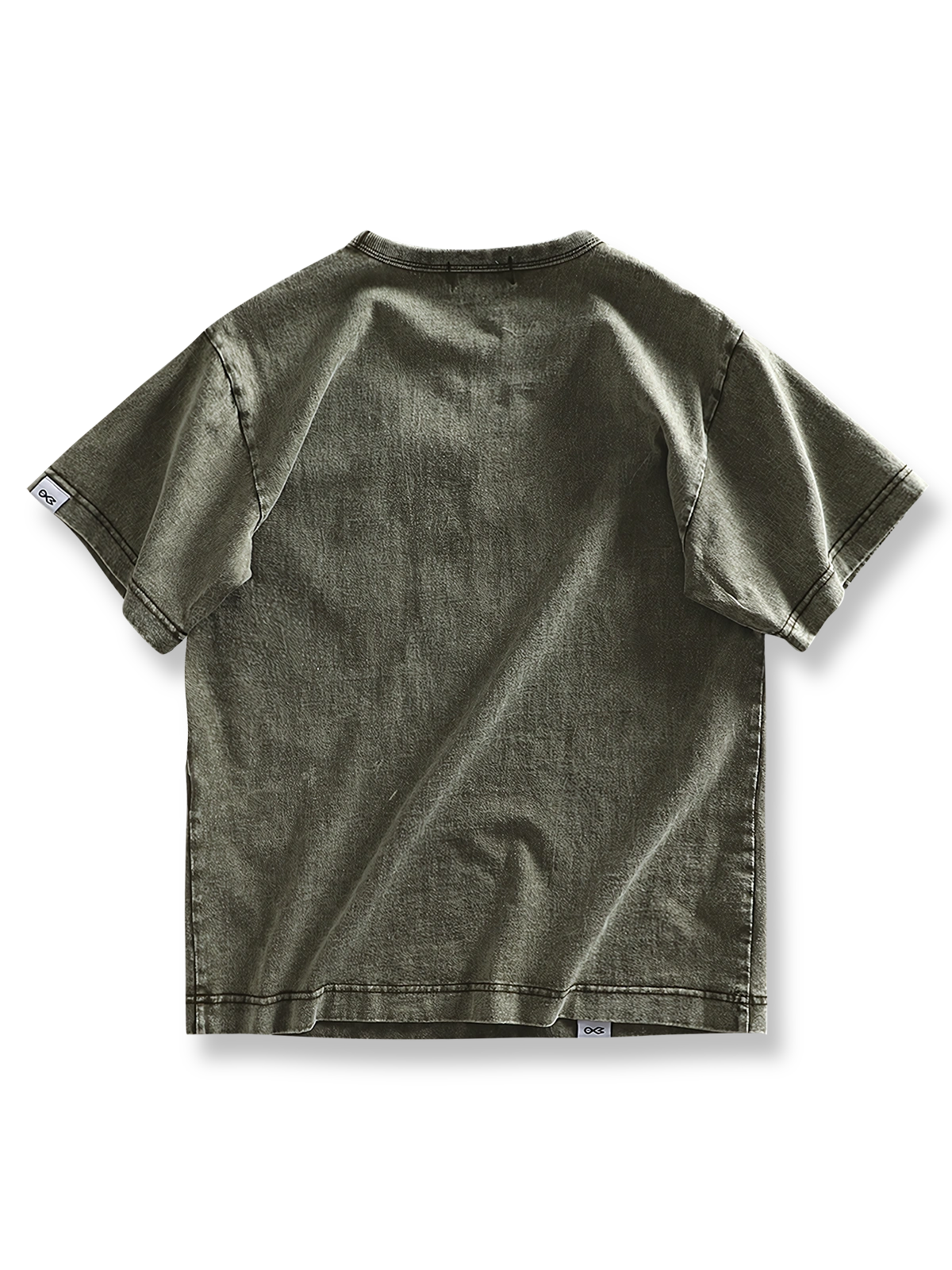 製品画像: 高グラム粗糸コットンヴィンテージウォッシュTシャツ正面
詳細画像: 粗糸素材とスノーウォッシュ加工のディテール