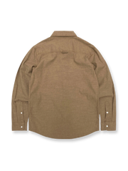 製品画像: クラシックなデザインとシンプルなシルエットが特徴のリネンコットン混紡メンズ長袖シャツの全体画像。
詳細画像: 高品質なリネンとコットン混紡素材を使用したシャツのボタンと生地のディテールクローズアップ。